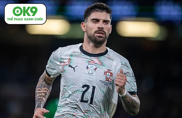 Man United đàm phán Ruben Neves giữa cuộc đua Ngoại hạng Anh sôi động chuyển nhượng tối.